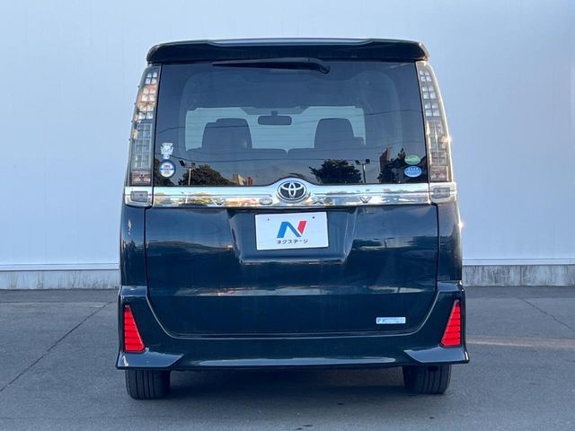 TOYOTA VOXY 2015 Image 31