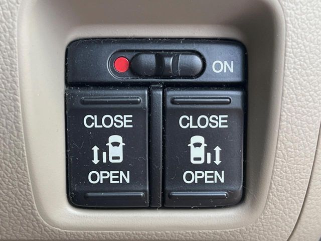 HONDA N BOX 2017 Image 31