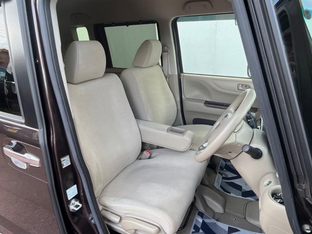 HONDA N BOX 2017 Image 31