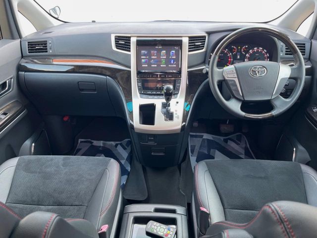 TOYOTA VELLFIRE 2013 Image 31