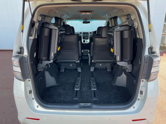 TOYOTA VELLFIRE 2013 Image 31