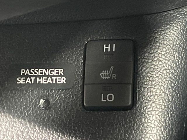 TOYOTA PRIUS PHV 2018 Image 31