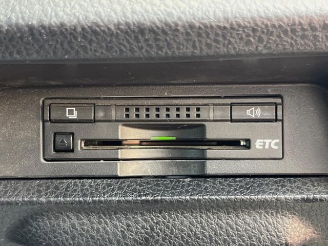 TOYOTA VOXY 2016 Image 31