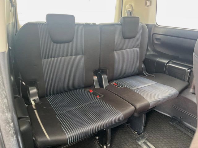 TOYOTA VOXY 2016 Image 31