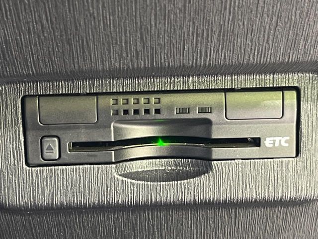 TOYOTA PRIUS ALPHA 2015 Image 31