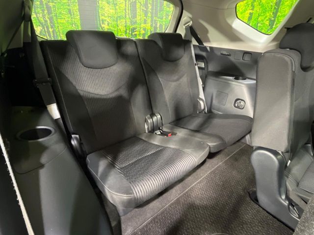 TOYOTA PRIUS ALPHA 2015 Image 31