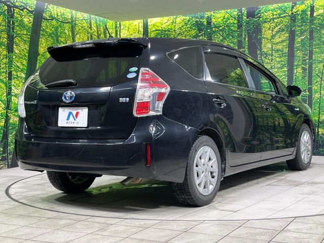 TOYOTA PRIUS ALPHA 2015 Image 31