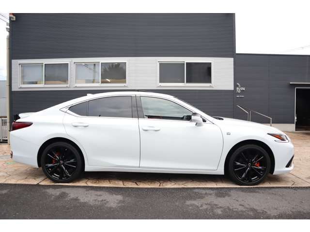 TOYOTA LEXUS ES300H 2024 Image 31