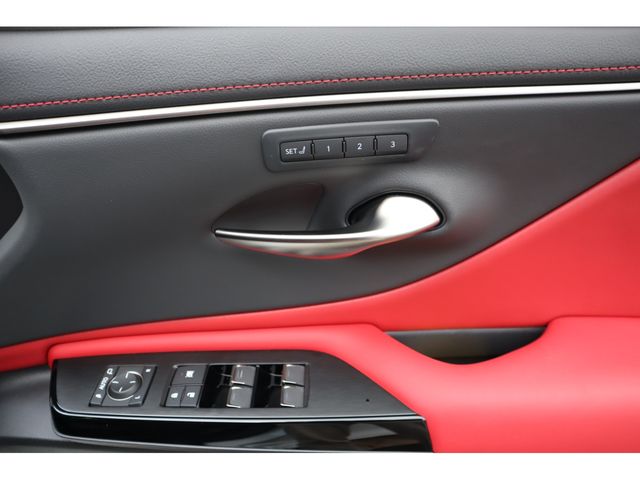 TOYOTA LEXUS ES300H 2024 Image 31