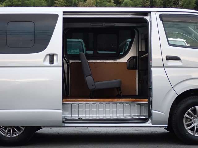 TOYOTA HIACE VAN 1.25T 2WD 2019 Image 31