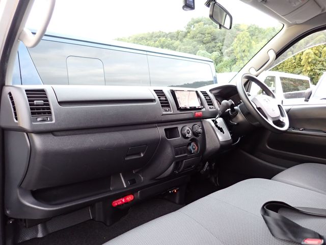 TOYOTA HIACE VAN 1.25T 2WD 2019 Image 31