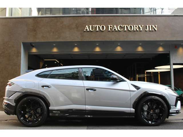 LAMBORGHINI URUS 2025 Image 31