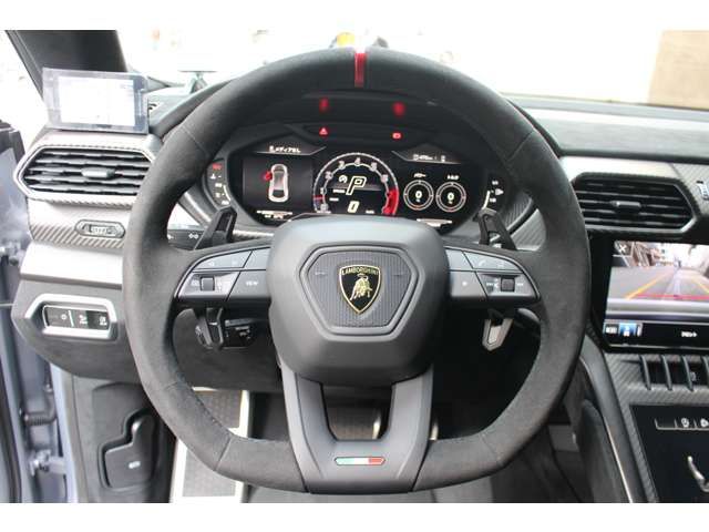 LAMBORGHINI URUS 2025 Image 31