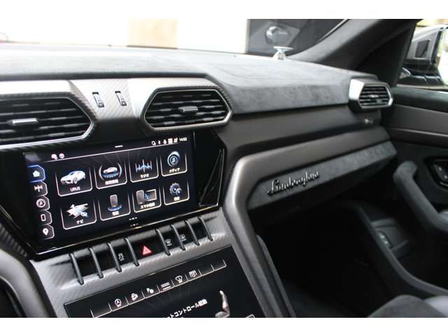 LAMBORGHINI URUS 2025 Image 31