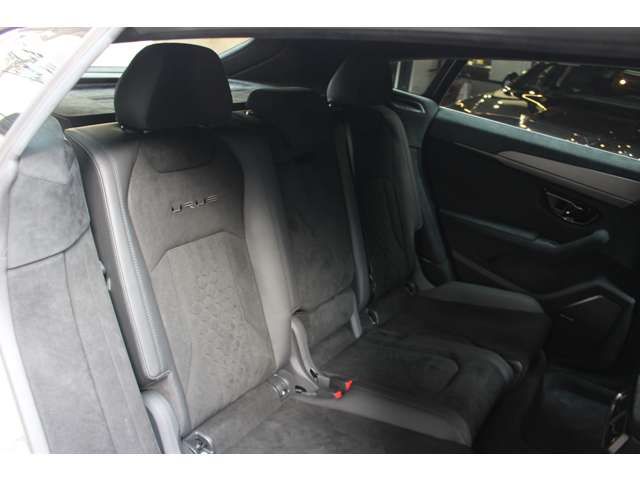 LAMBORGHINI URUS 2025 Image 31