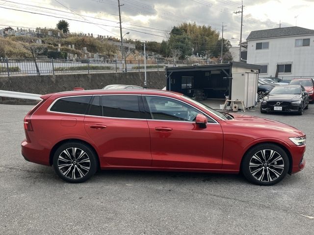 VOLVO V60 2023 Image 31