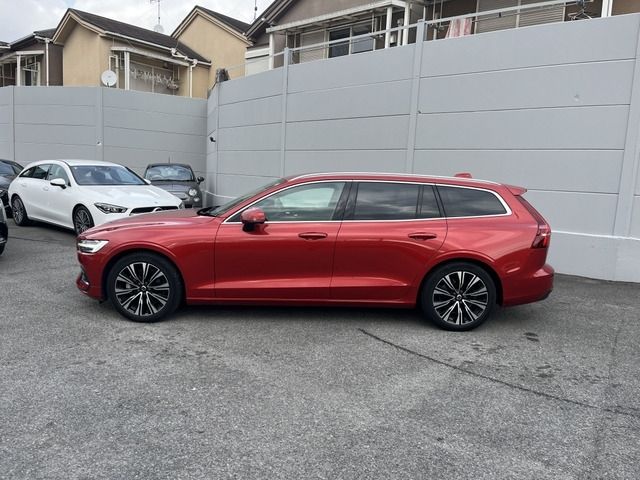 VOLVO V60 2023 Image 31