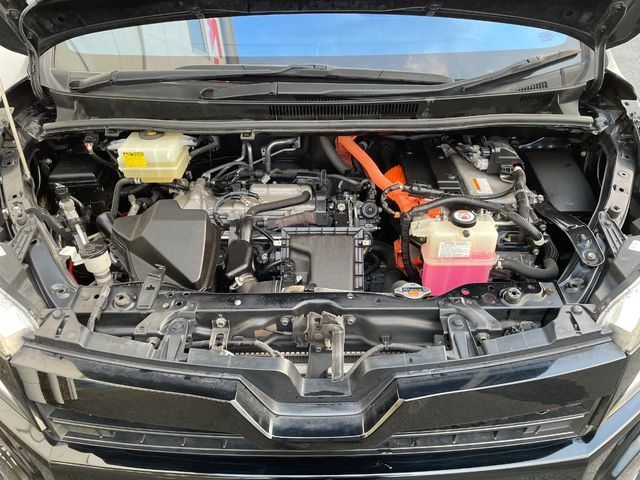 TOYOTA VOXY HYBRID 2017 Image 31