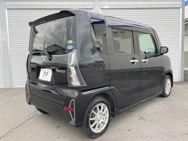 DAIHATSU TANTO CUSTOM 2020 Image 31