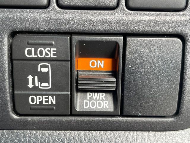 TOYOTA NOAH HYBRID 2019 Image 31