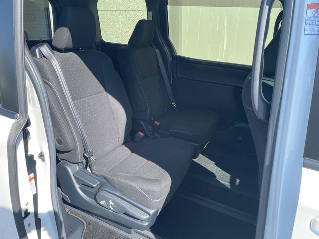 TOYOTA NOAH HYBRID 2019 Image 31