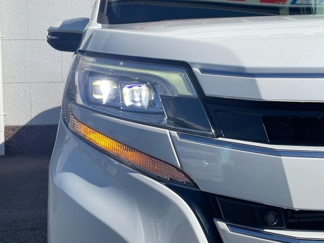 TOYOTA NOAH HYBRID 2019 Image 31