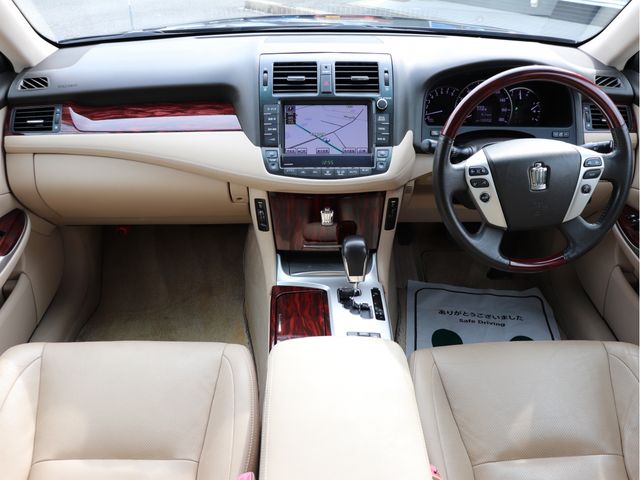 TOYOTA CROWN SEDAN 2011 Image 31