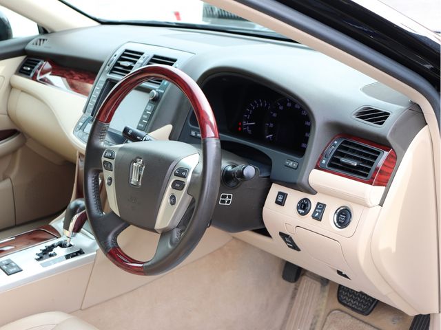 TOYOTA CROWN SEDAN 2011 Image 31