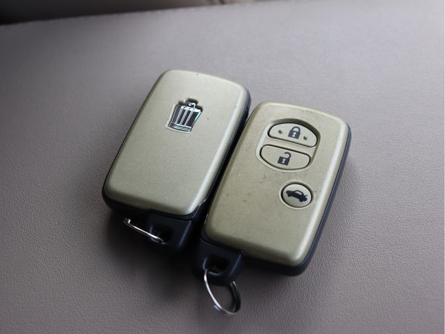 TOYOTA CROWN SEDAN 2011 Image 31