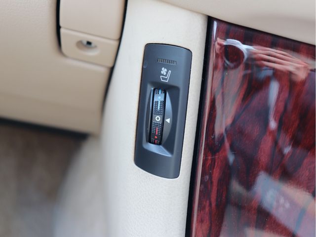 TOYOTA CROWN SEDAN 2011 Image 31