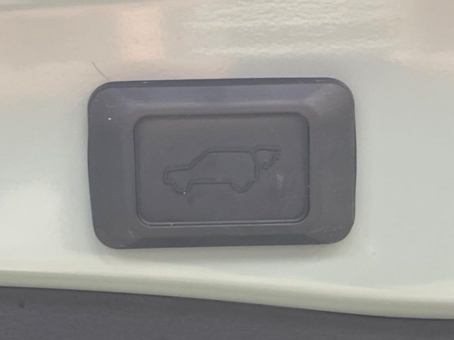 TOYOTA RAV4 HYBRID 4WD 2023 Image 31