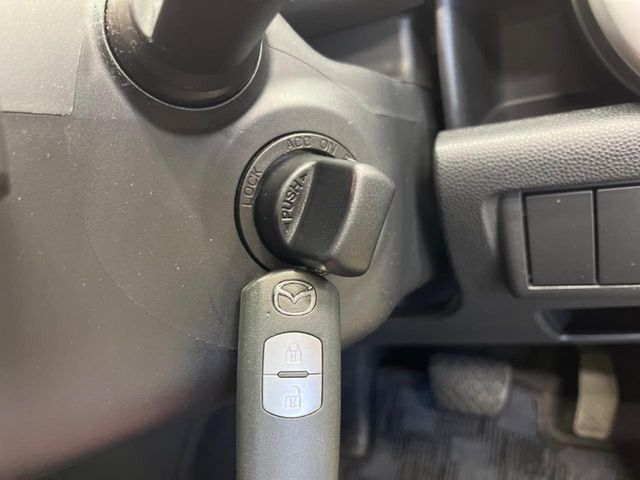 MAZDA DEMIO 2007 Image 31