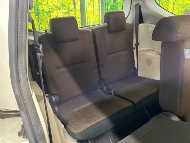 TOYOTA SIENTA 2015 Image 31