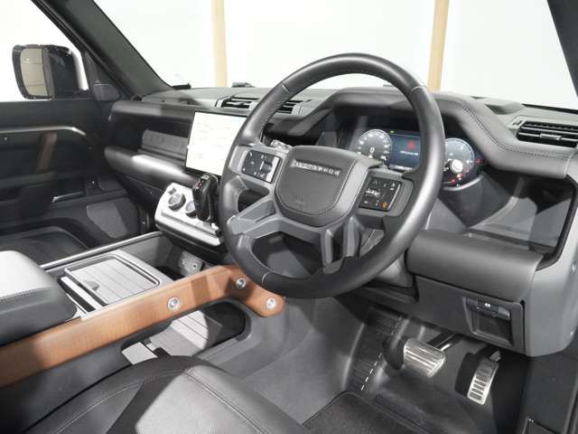 ROVER DEFENDER 2023 Image 31