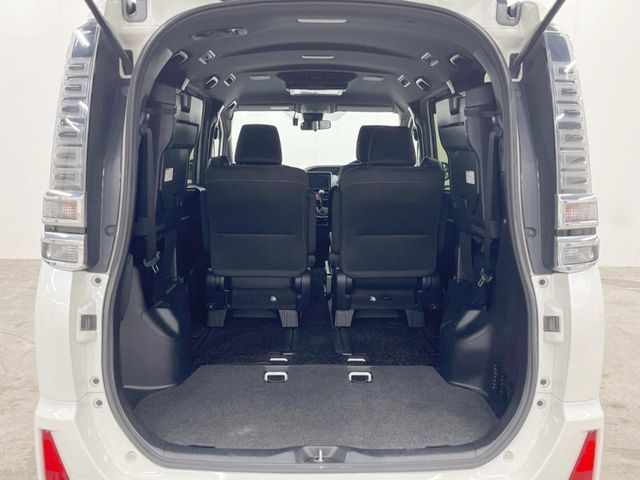 TOYOTA VOXY 4WD 2018 Image 31