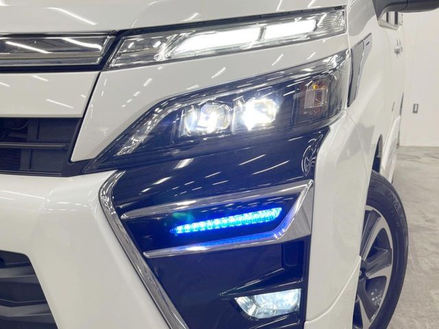 TOYOTA VOXY 4WD 2018 Image 31