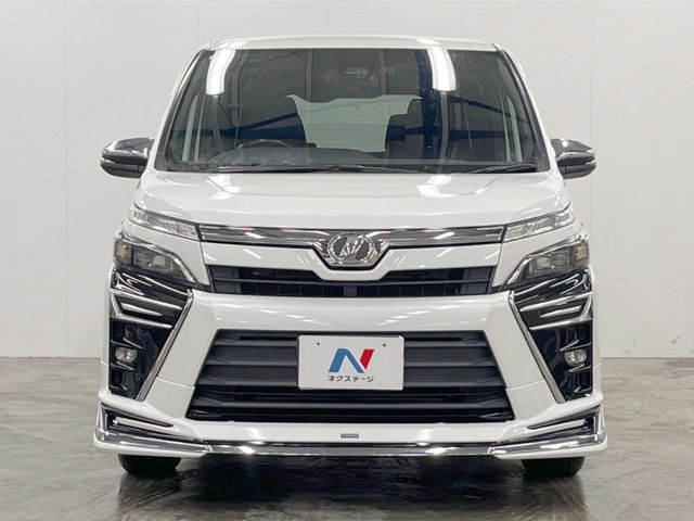 TOYOTA VOXY 4WD 2018 Image 31