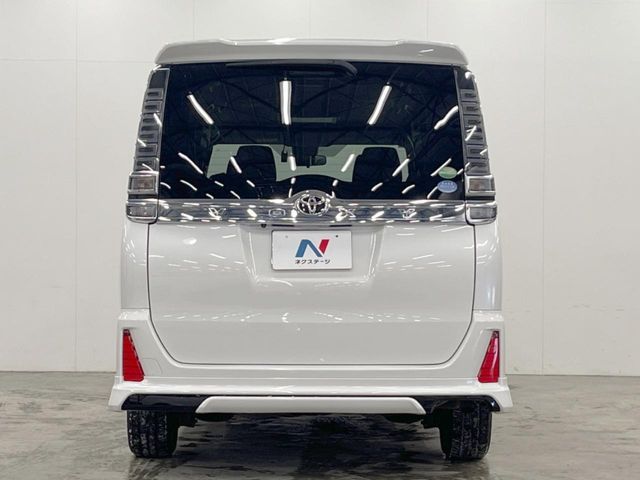 TOYOTA VOXY 4WD 2018 Image 31