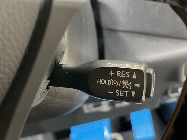 TOYOTA C-HR 2018 Image 31