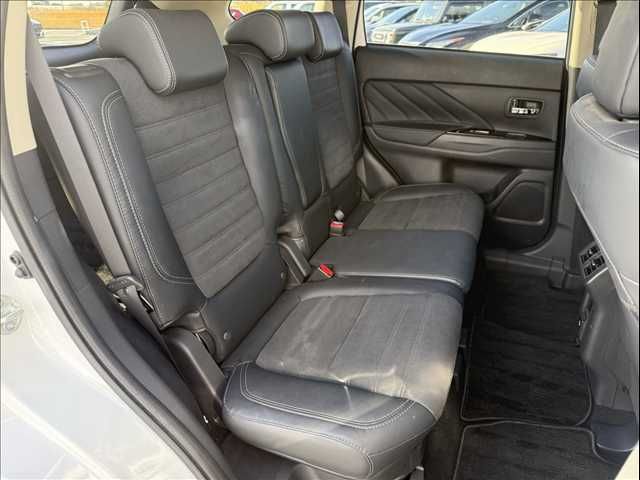 MITSUBISHI OUTLANDER PHEV 2018 Image 31