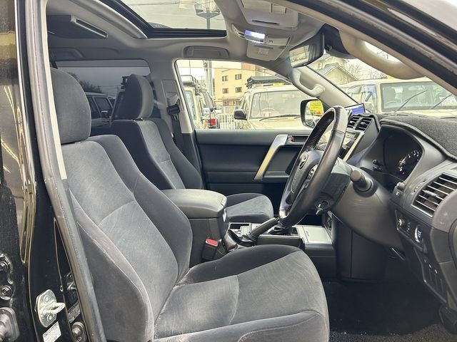 TOYOTA LANDCRUISER PRADO 2022 Image 31