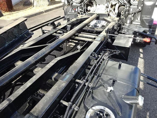 MITSUBISHI CANTER 2025 Image 31