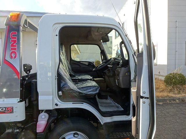 MITSUBISHI CANTER 2025 Image 31