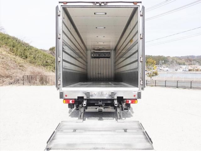 NISSAN DIESEL QUON 2017 Image 31