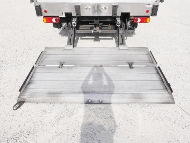 NISSAN DIESEL QUON 2017 Image 31