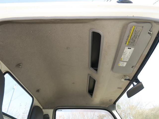 HINO DUTRO 2012 Image 31