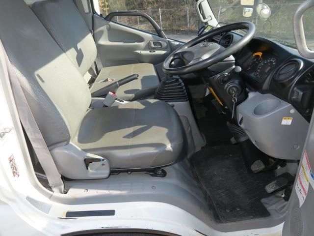 HINO DUTRO 2012 Image 31