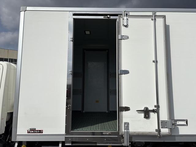 HINO DUTRO 2018 Image 31