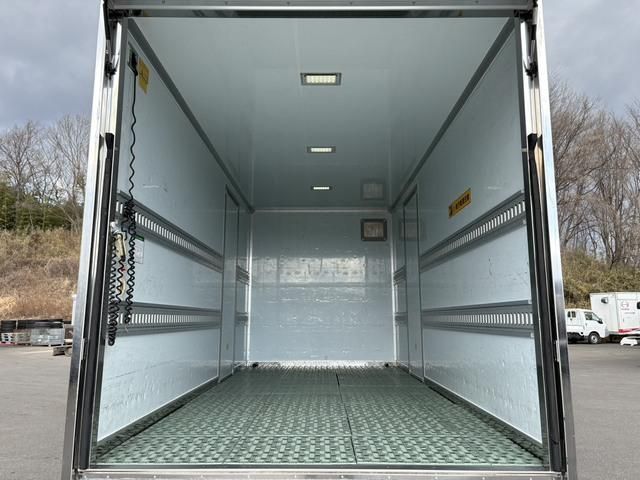 HINO DUTRO 2018 Image 31