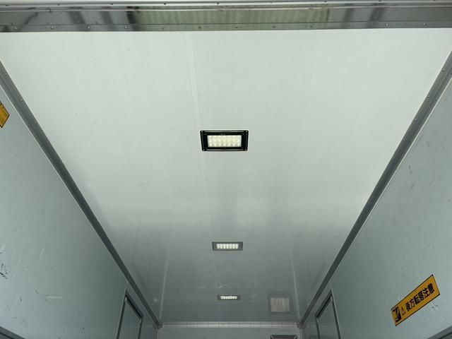 HINO DUTRO 2018 Image 31